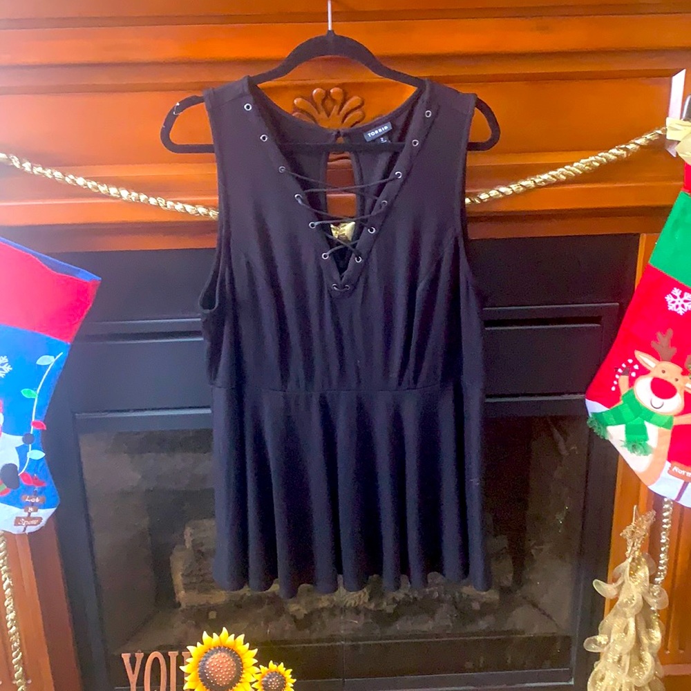 Super cute Torrid strappy tank.